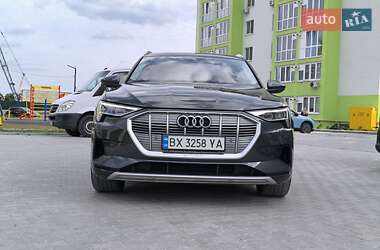Позашляховик / Кросовер Audi e-tron 2019 в 