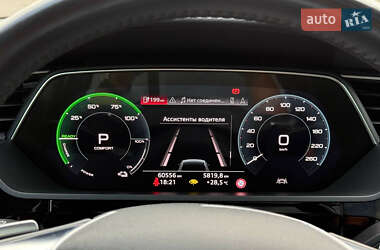 Позашляховик / Кросовер Audi e-tron 2019 в 