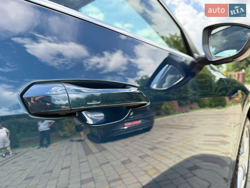 Внедорожник / Кроссовер Audi e-tron 2019 в Сваляве