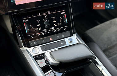 Внедорожник / Кроссовер Audi e-tron 2020 в 