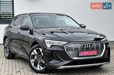 Внедорожник / Кроссовер Audi e-tron 2023 в 