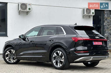 Внедорожник / Кроссовер Audi e-tron 2023 в 