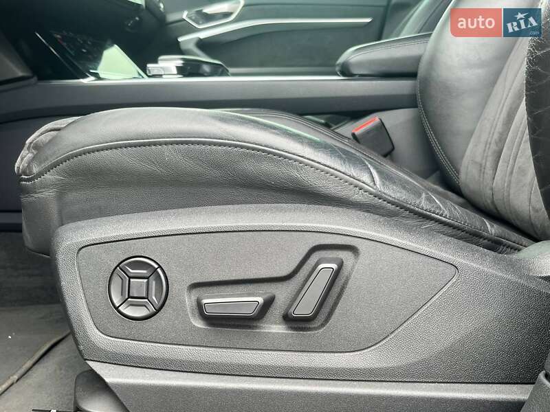 Внедорожник / Кроссовер Audi e-tron 2021 в Киеве