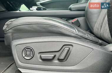 Внедорожник / Кроссовер Audi e-tron 2021 в 