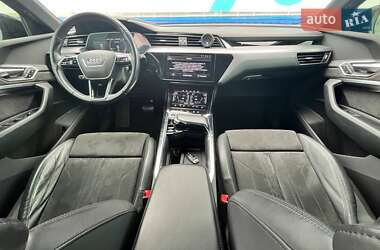 Внедорожник / Кроссовер Audi e-tron 2021 в 