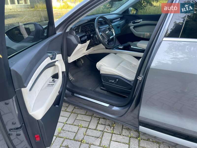 Внедорожник / Кроссовер Audi e-tron 2019 в Львове