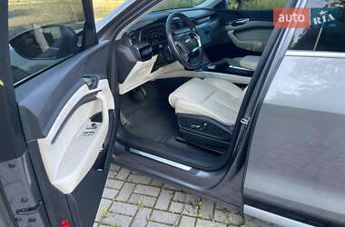 Внедорожник / Кроссовер Audi e-tron 2019 в 