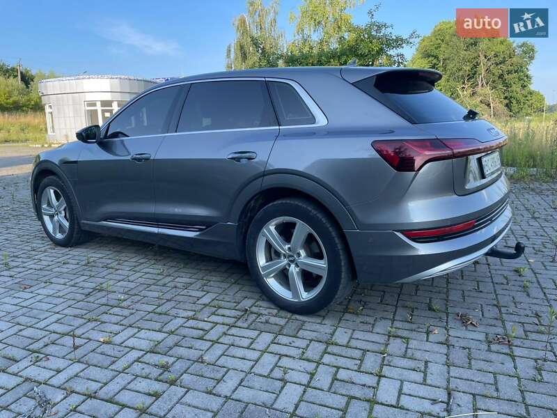 Внедорожник / Кроссовер Audi e-tron 2019 в Львове