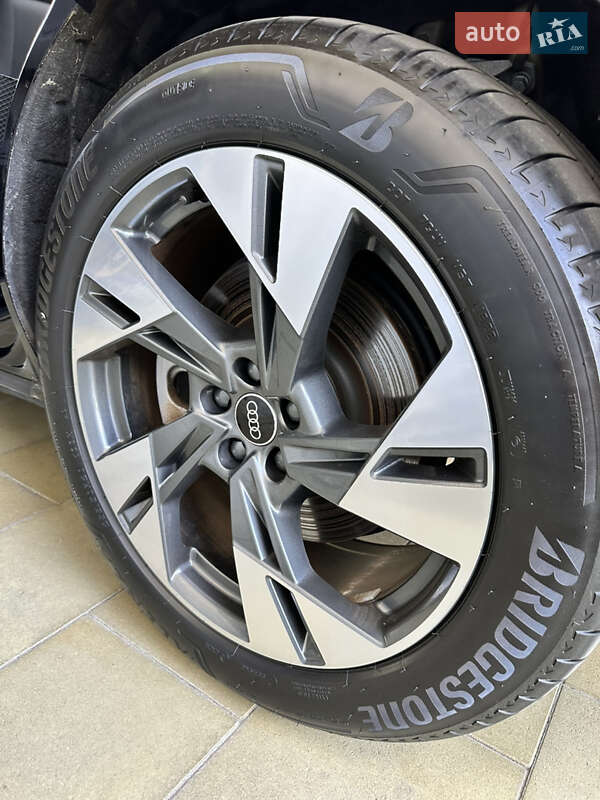 Внедорожник / Кроссовер Audi e-tron 2023 в Киеве