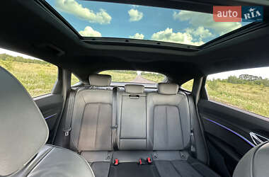 Внедорожник / Кроссовер Audi e-tron 2022 в 