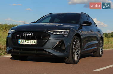 Внедорожник / Кроссовер Audi e-tron 2022 в 