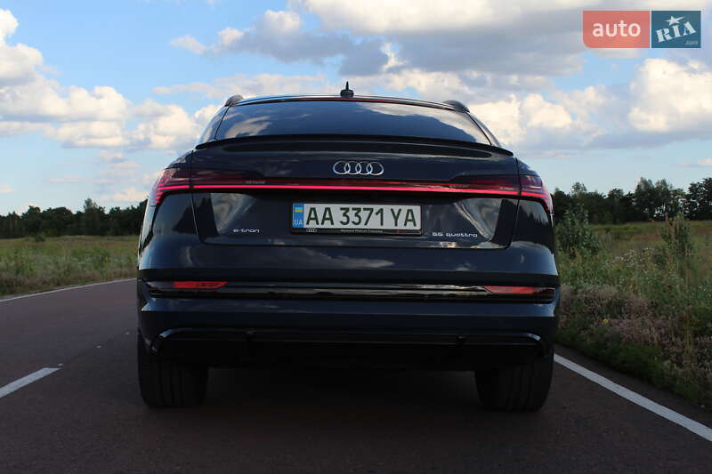 Внедорожник / Кроссовер Audi e-tron 2022 в Киеве
