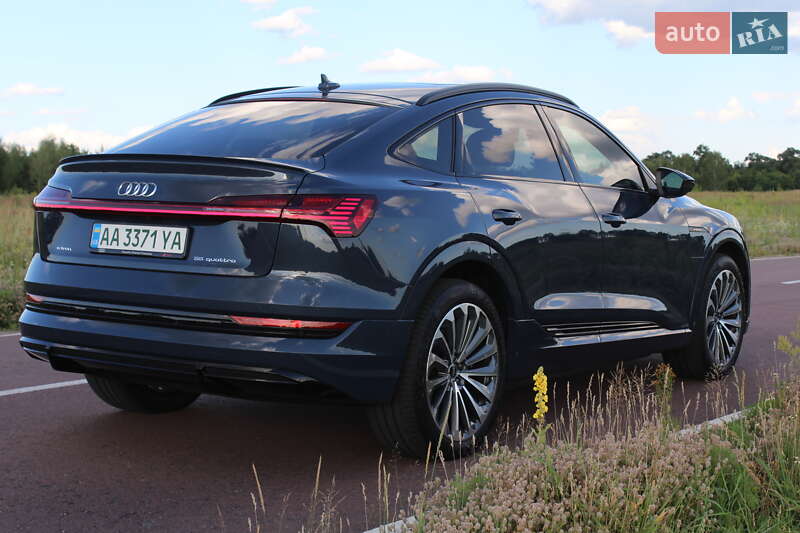 Внедорожник / Кроссовер Audi e-tron 2022 в Киеве