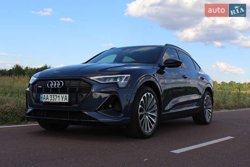 Внедорожник / Кроссовер Audi e-tron 2022 в Киеве