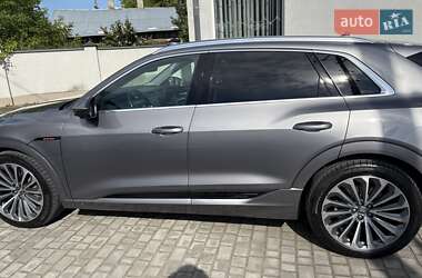 Внедорожник / Кроссовер Audi e-tron 2019 в 
