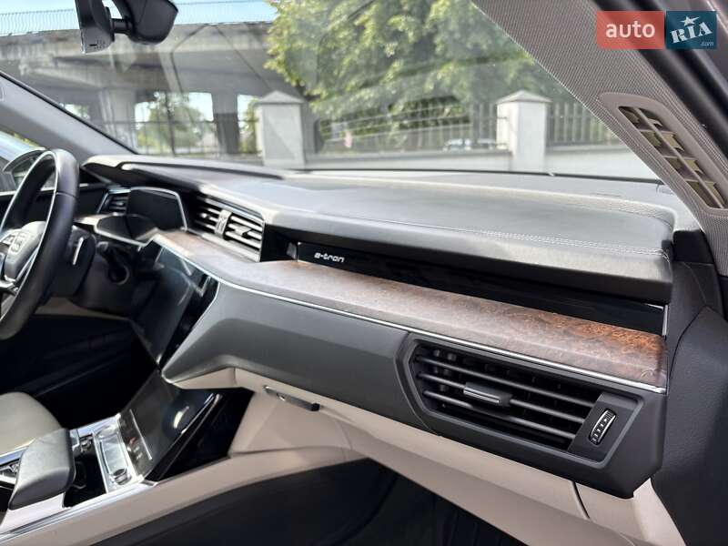 Позашляховик / Кросовер Audi e-tron 2019 в Дрогобичі