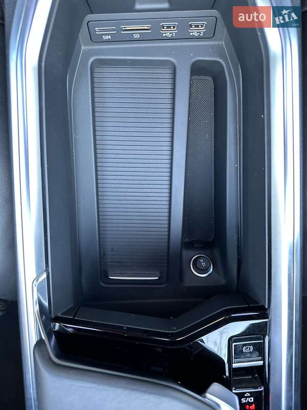 Позашляховик / Кросовер Audi e-tron 2020 в Білогородці