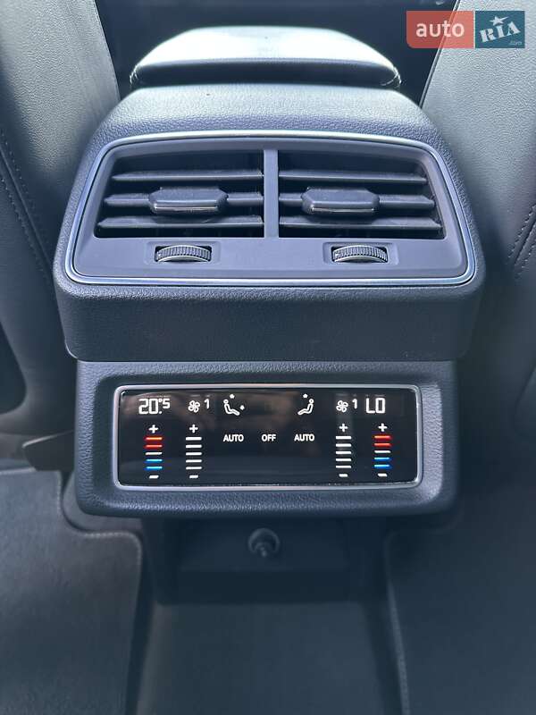 Позашляховик / Кросовер Audi e-tron 2020 в Білогородці