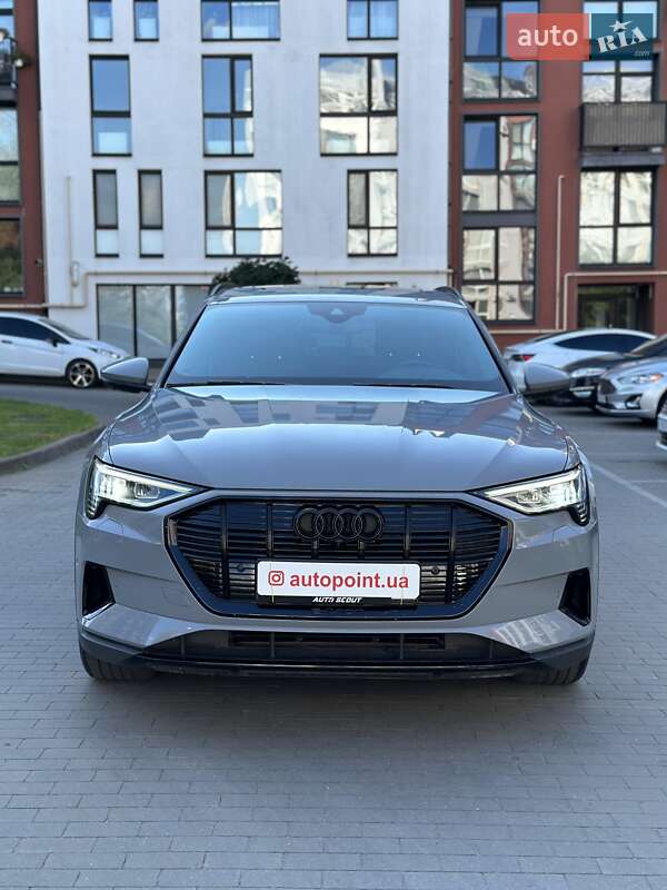Позашляховик / Кросовер Audi e-tron 2020 в Білогородці