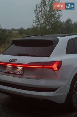 Внедорожник / Кроссовер Audi e-tron 2019 в 