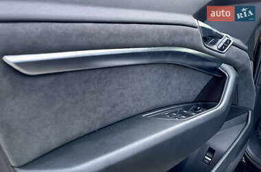 Внедорожник / Кроссовер Audi e-tron 2020 в 