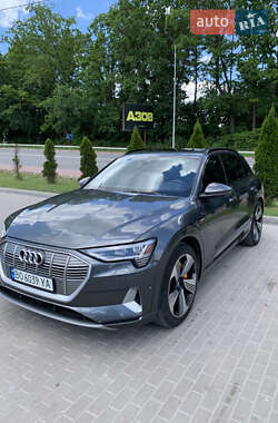 Позашляховик / Кросовер Audi e-tron 2019 в 