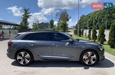 Позашляховик / Кросовер Audi e-tron 2019 в 
