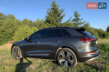 Позашляховик / Кросовер Audi e-tron 2019 в 