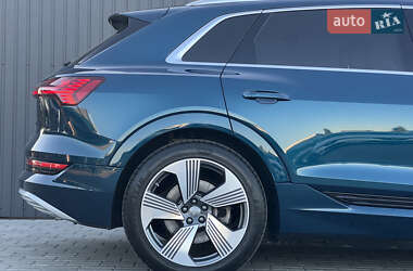 Внедорожник / Кроссовер Audi e-tron 2019 в 