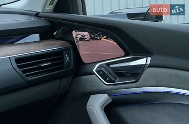 Внедорожник / Кроссовер Audi e-tron 2019 в 