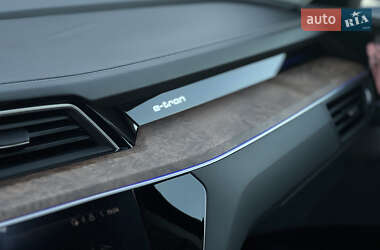 Внедорожник / Кроссовер Audi e-tron 2019 в 
