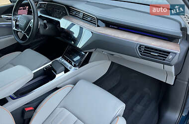 Внедорожник / Кроссовер Audi e-tron 2019 в 