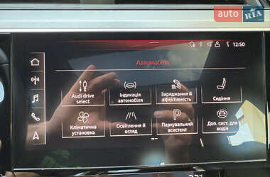 Внедорожник / Кроссовер Audi e-tron 2020 в 
