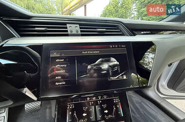 Внедорожник / Кроссовер Audi e-tron 2020 в 