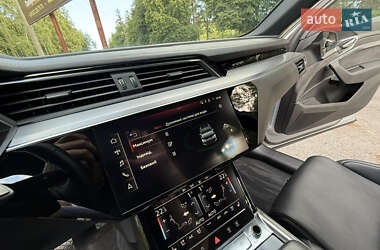 Внедорожник / Кроссовер Audi e-tron 2020 в 