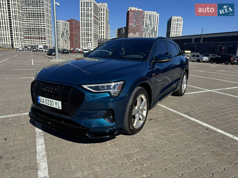 Внедорожник / Кроссовер Audi e-tron 2019 в Киеве