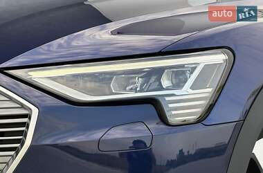 Внедорожник / Кроссовер Audi e-tron 2020 в 