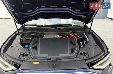 Внедорожник / Кроссовер Audi e-tron 2020 в 