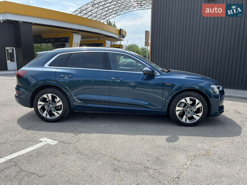 Внедорожник / Кроссовер Audi e-tron 2020 в Днепре