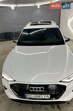 Внедорожник / Кроссовер Audi e-tron 2019 в 