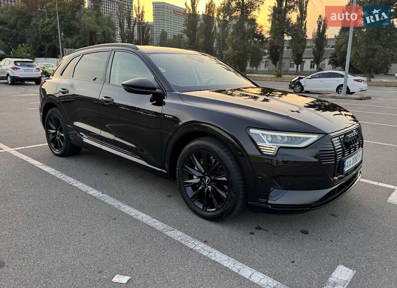 Позашляховик / Кросовер Audi e-tron 2020 в Києві