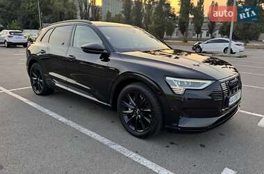 Внедорожник / Кроссовер Audi e-tron 2020 в 