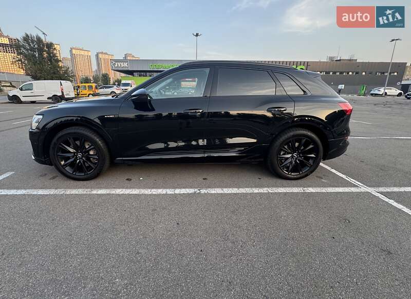 Позашляховик / Кросовер Audi e-tron 2020 в Києві