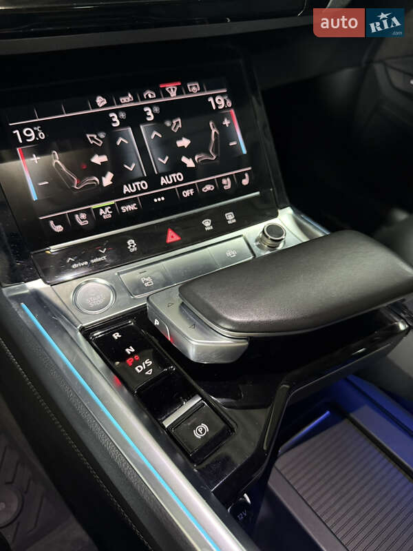 Позашляховик / Кросовер Audi e-tron 2019 в Одесі