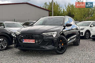 Внедорожник / Кроссовер Audi e-tron 2022 в 