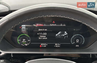 Внедорожник / Кроссовер Audi e-tron 2022 в 
