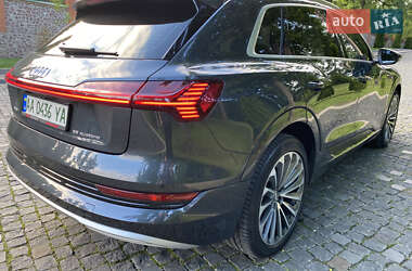 Внедорожник / Кроссовер Audi e-tron 2019 в 