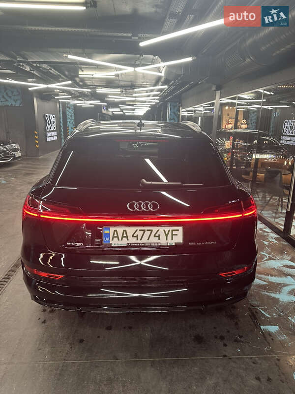 Внедорожник / Кроссовер Audi e-tron 2021 в Киеве