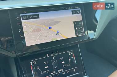 Внедорожник / Кроссовер Audi e-tron 2020 в 