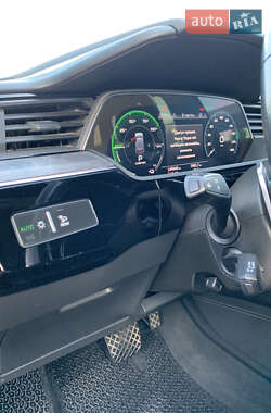 Внедорожник / Кроссовер Audi e-tron 2019 в 